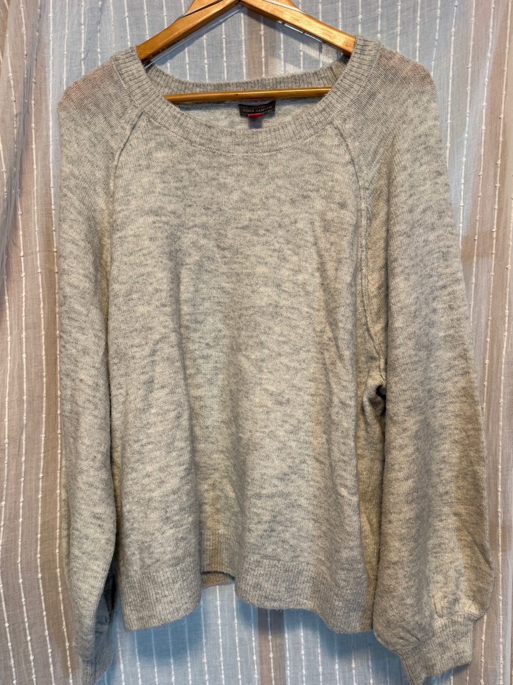 Vince Camuto Heather Light Gray Crew Neck Sweater